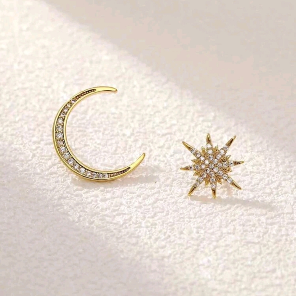 Sun and Moon Elegantly Mismatched Rhinestone Gold Tone Earrings - Picture 1 of 4